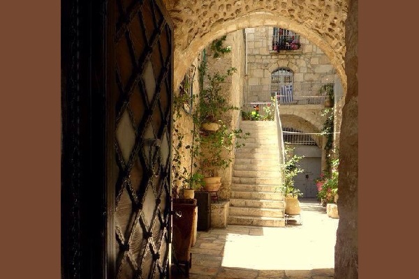 https://broadcastpromesummit.com/KSA/wp-content/uploads/2025/05/A-House-in-Jerusalem-1.jpg